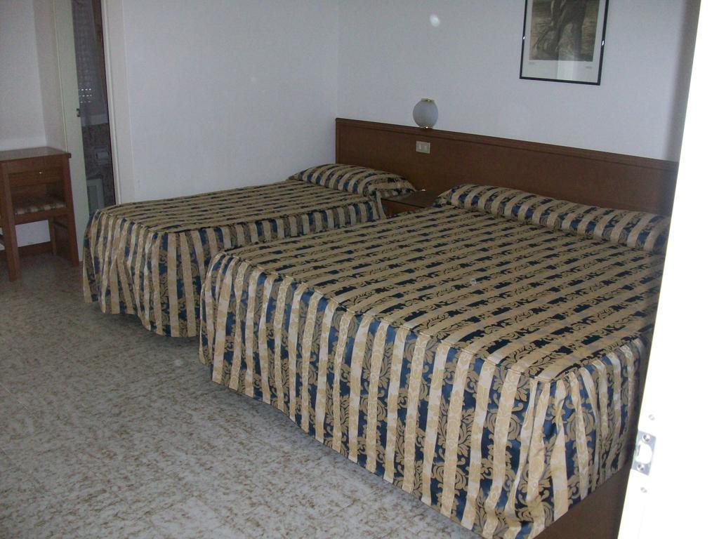Hotel Santorotto Di Fabio Terrosi Sinalunga Ruang foto