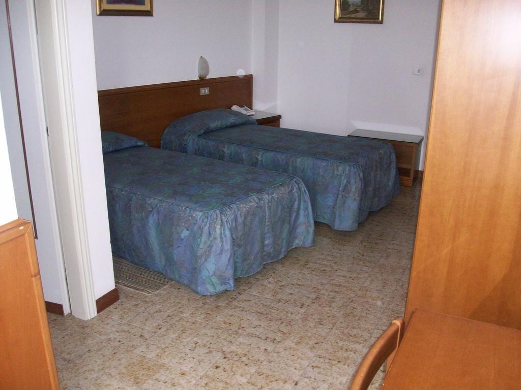 Hotel Santorotto Di Fabio Terrosi Sinalunga Ruang foto
