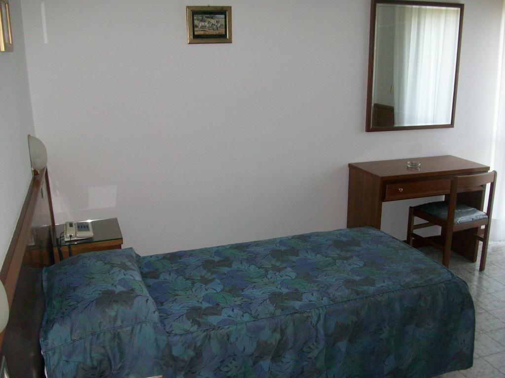 Hotel Santorotto Di Fabio Terrosi Sinalunga Ruang foto