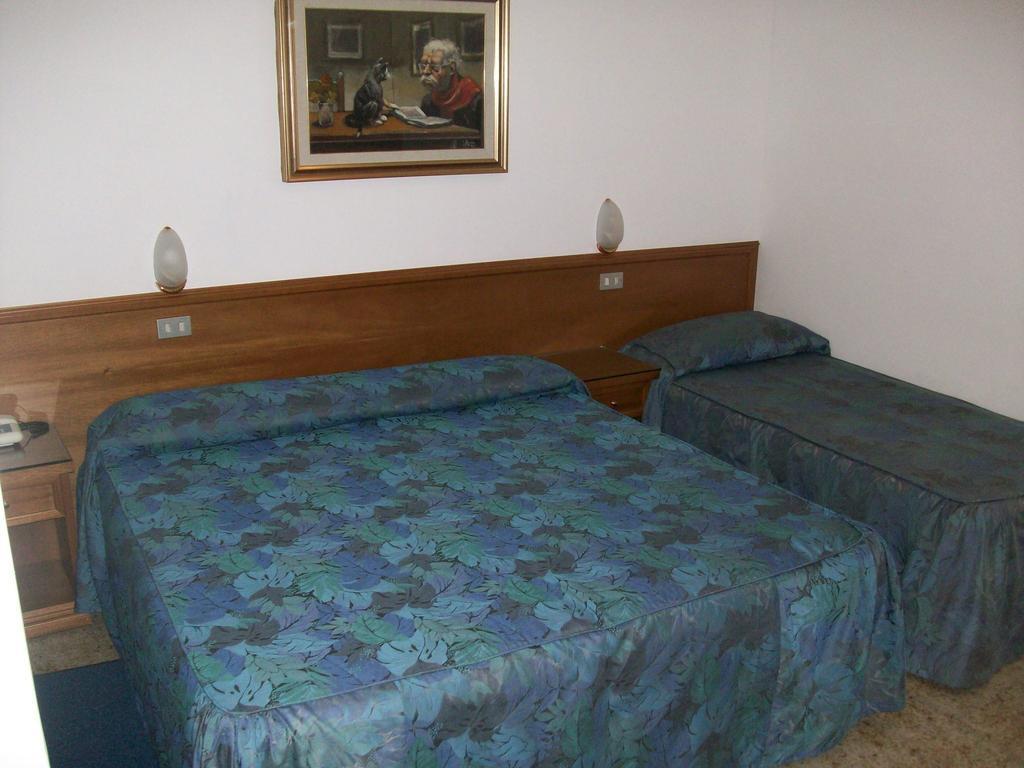 Hotel Santorotto Di Fabio Terrosi Sinalunga Ruang foto
