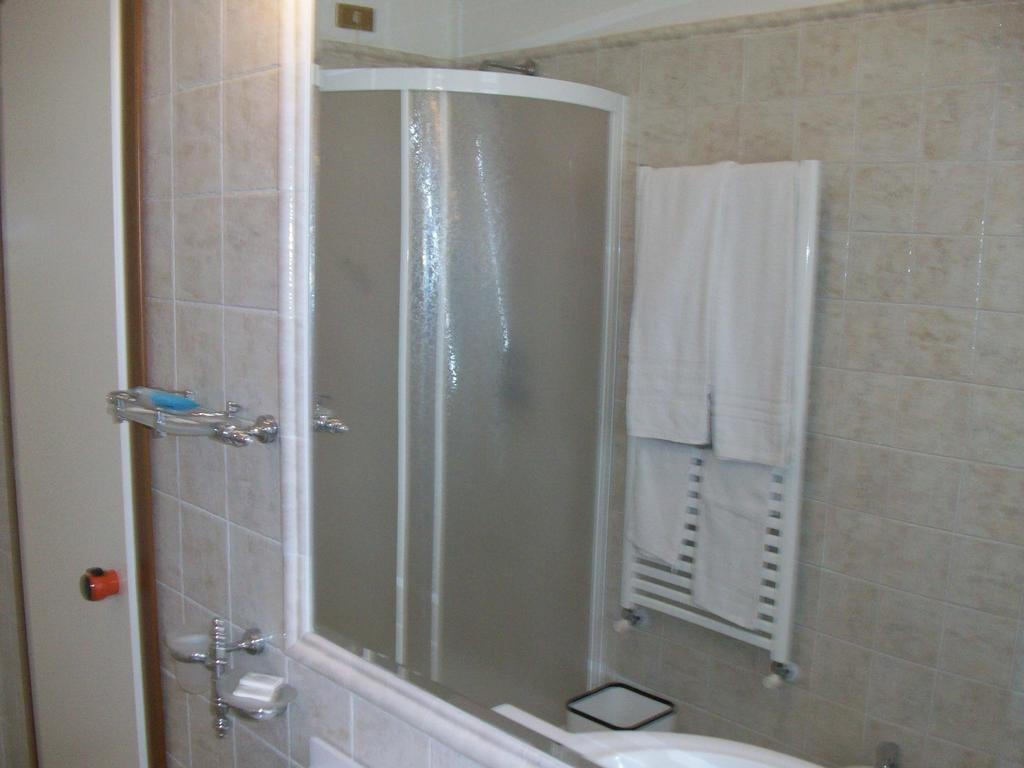 Hotel Santorotto Di Fabio Terrosi Sinalunga Ruang foto