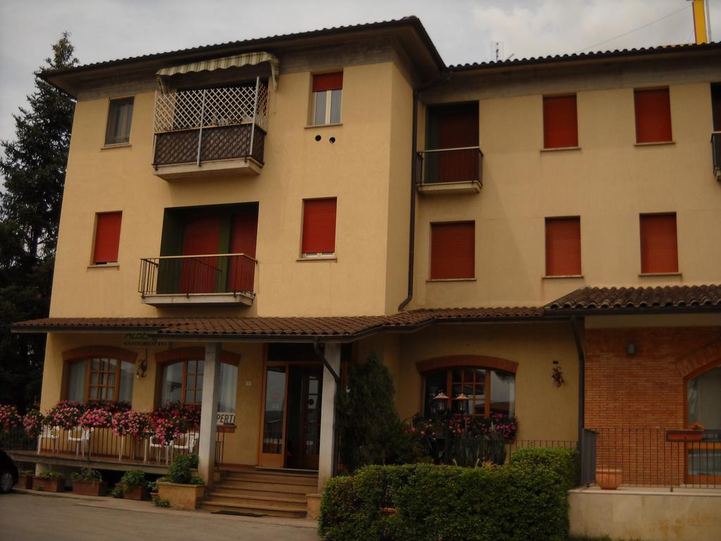 Hotel Santorotto Di Fabio Terrosi Sinalunga Bagian luar foto